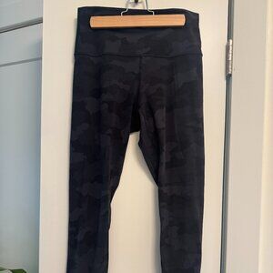Lululemon Align HR Pant 25" in Heritage 365 Camo / Deep Coal Multi, Size 8